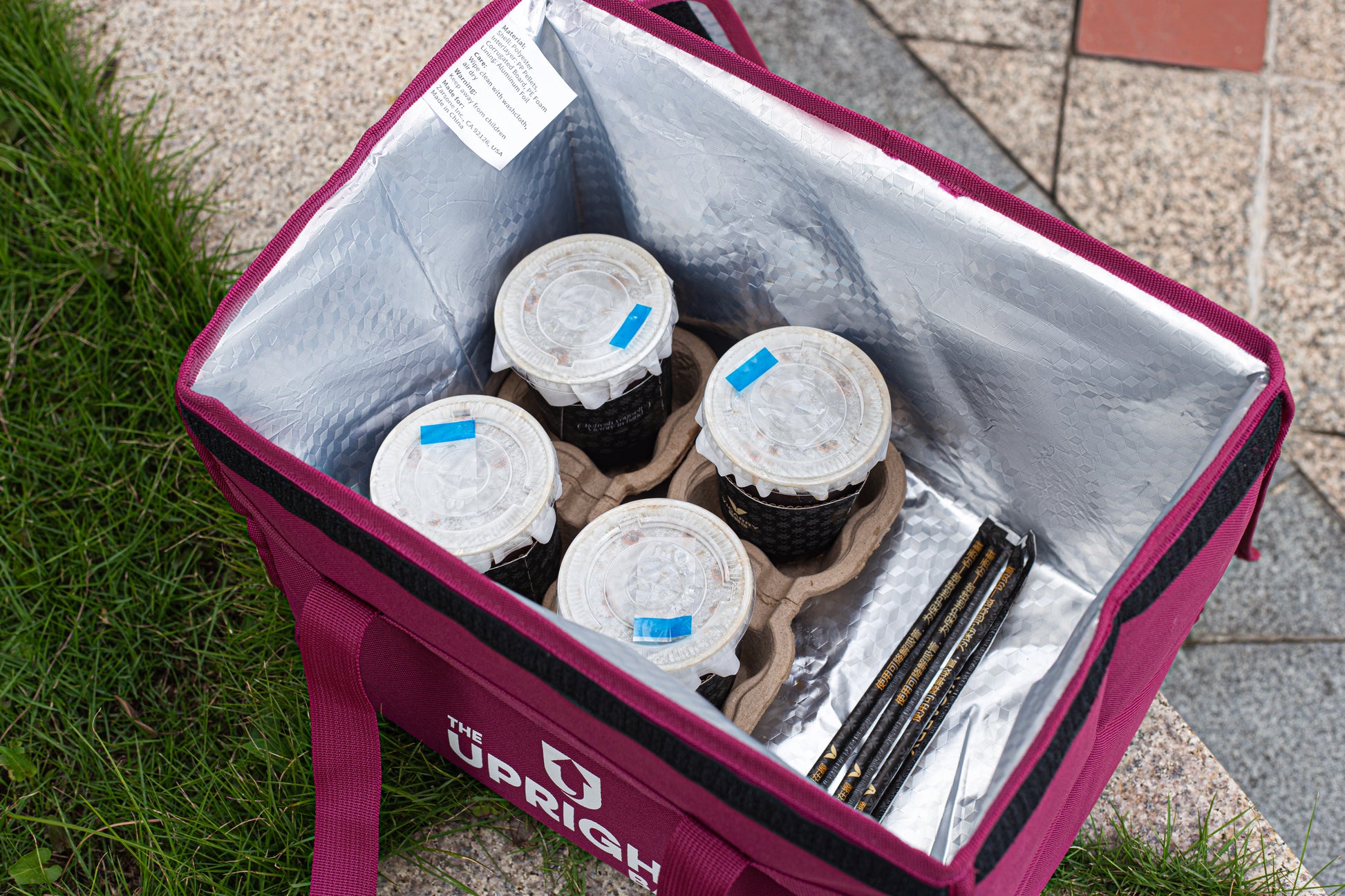 Deep Purple cooler bag with insulated compartments- Life style image